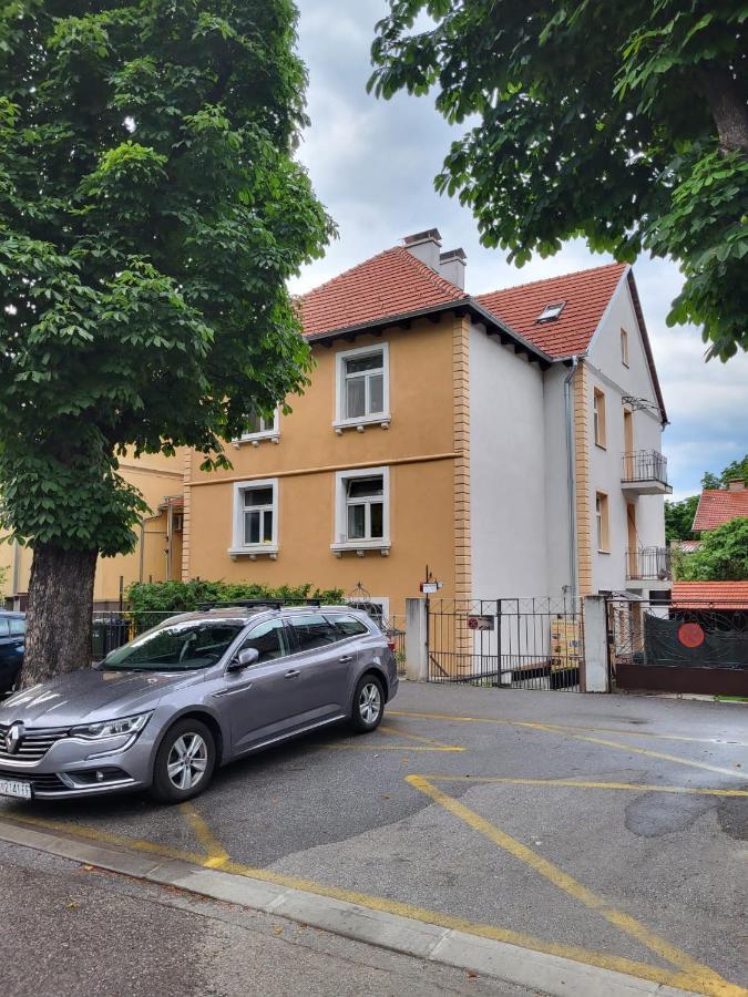 Appartamento Apartman Buzanova Zagabria Esterno foto
